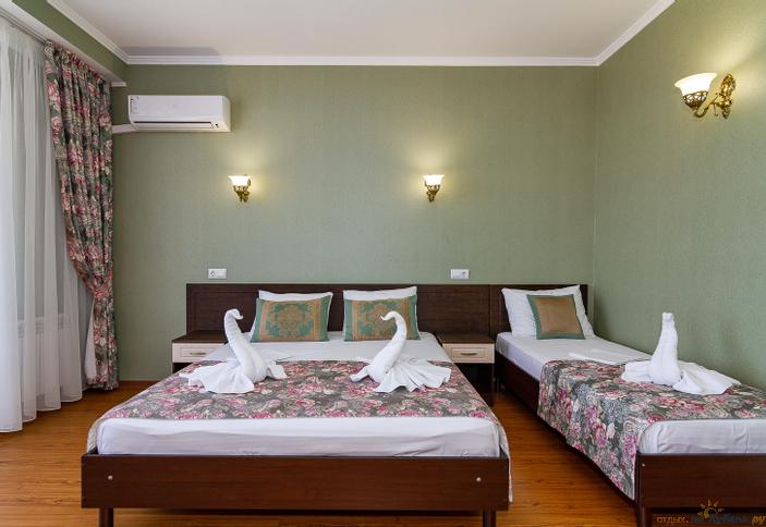 Полулюкс с двумя балконами. Отель Георгий, Анапа, Витязево