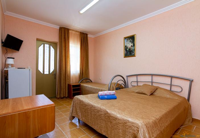 Стандарт трехместный. Гостевой дом Феникс, Анапа, Витязево