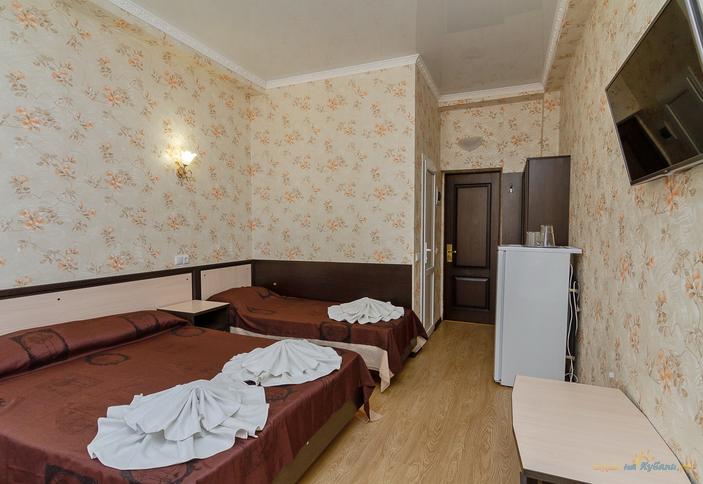 Стандарт четырехместный с балконом. Гостевой дом Мегас-Александрос, Анапа, Витязево