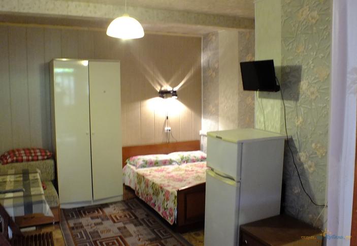 Трехместный