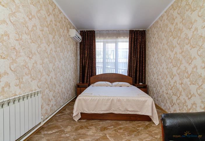 Двухкомнатный с кухней. Гостевой дом Алина, Джубга