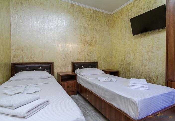 Бюджетный двухместный с 2 отдельными кроватями. Гостевой дом Парус, Туапсе, Джубга