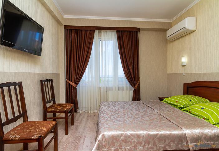 Двухместный стандарт с видом на горы. Гостевой дом Юг, Туапсинский район, п. Небуг