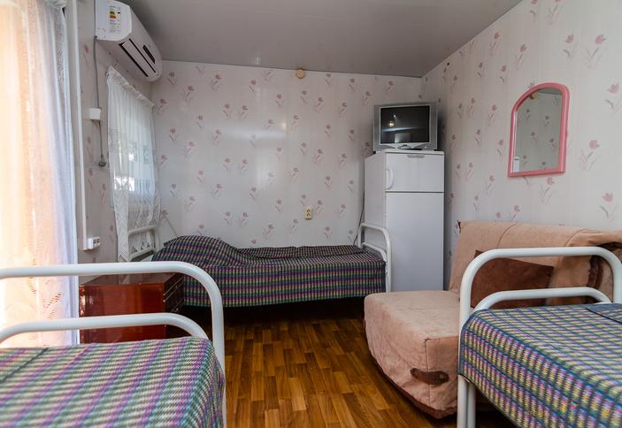 Трехместный эконом. Гостевой дом Ирина, Туапсинский р-н, Небуг