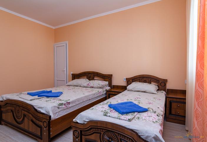 Трехместный с отдельным входом. Гостиница Мираж-Престиж, п. Лермонтово