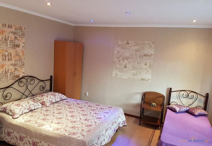 Трехместный