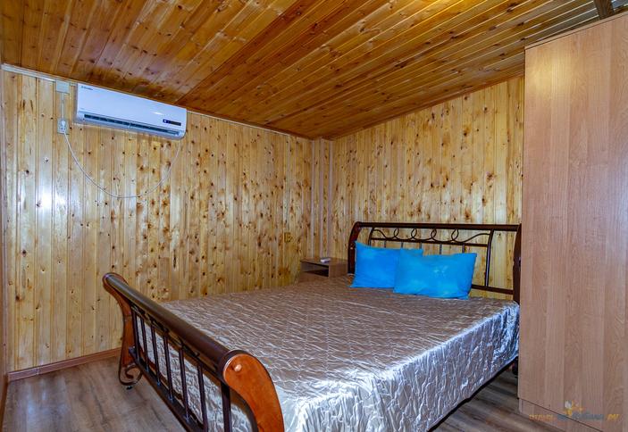 Трехместный комфорт. База отдыха Волна, бухта Инал