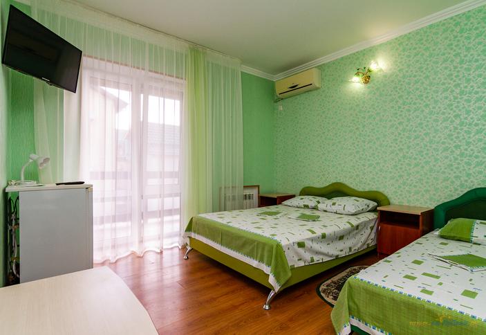 Трехместный с балконом. Частный гостевой дом София, Анапа, Витязево