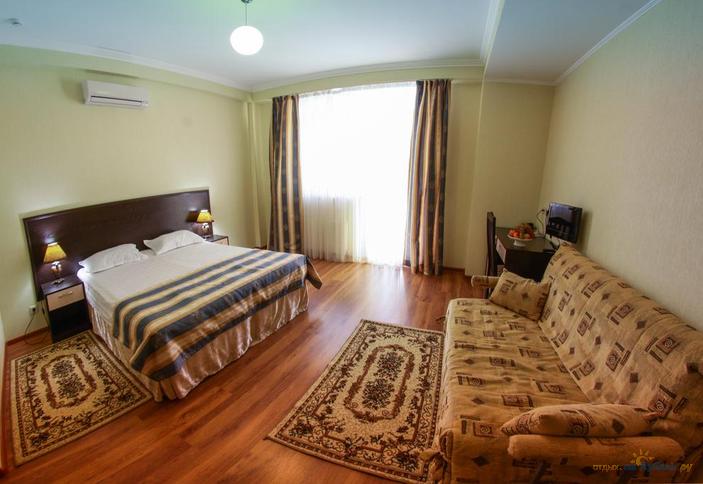  Полулюкс с балконом