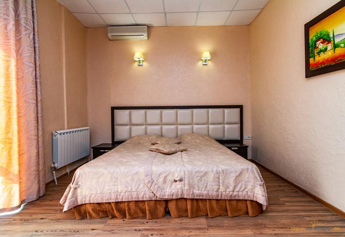 Люкс трехкомнатный. Гостевой комплекс Марина, г. Анапа, п. Витязево