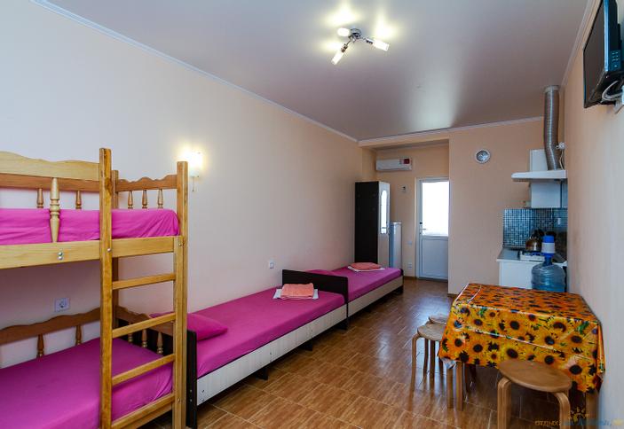 Пятиместный однокомнатный. Частное домовладение На Зеленой 28, Темрюкский район, Голубицкая