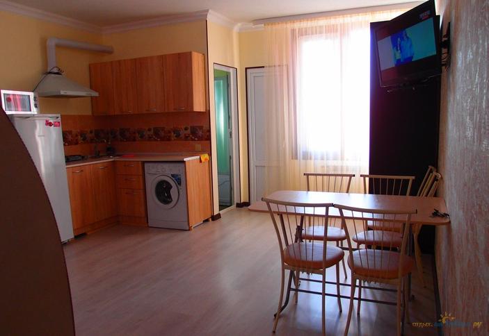 Апартаменты трехкомнатные. Гостевой дом Маргарита, Сочи, Адлер, Некрасовское