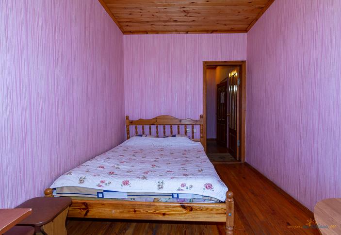 Трехместный однокомнатный, 1 этаж. Гостиница Эдельвейс, г. Ейск