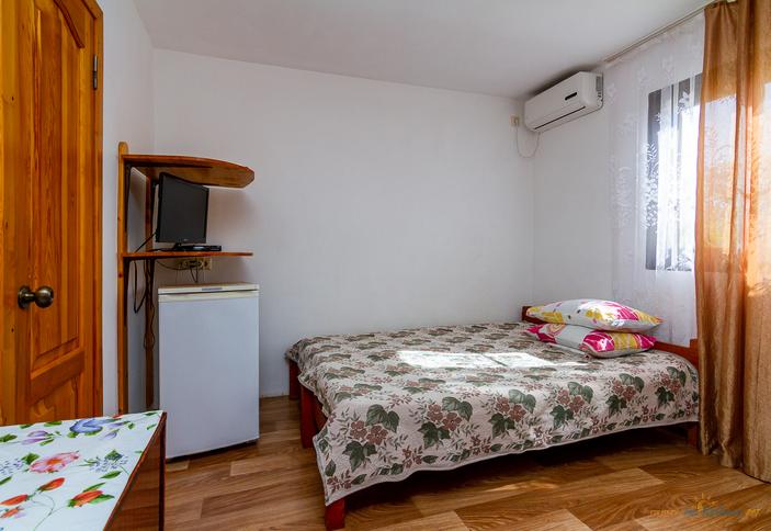 Стандарт. Гостиный дворик, Должанская