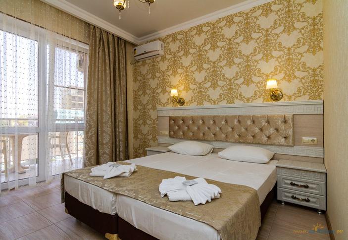 Стандарт двухместный, вид на бассейн. Отель Золотые пески, Анапа, п. Витязево