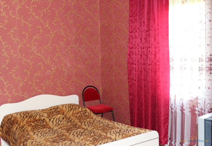 Дом №2 (шестиместный из двух изолированных номеров)