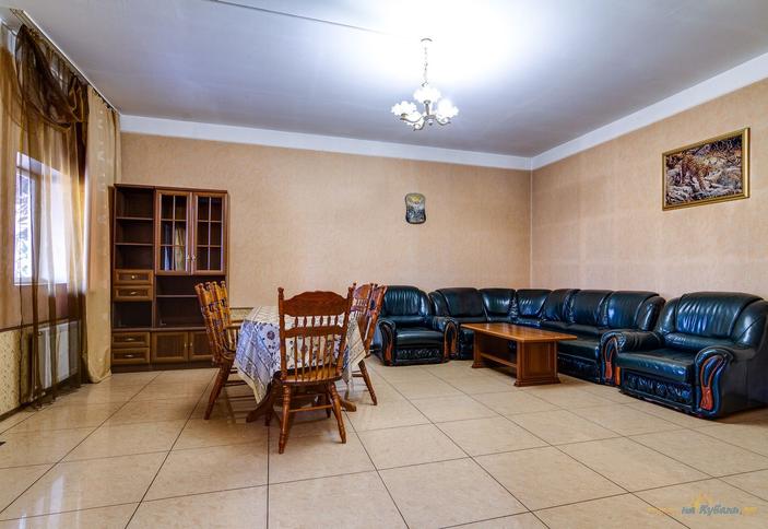 Трехместный двухкомнатный (в административном корпусе). База отдыха Тавуш, Лабинский район, ст. Упорная