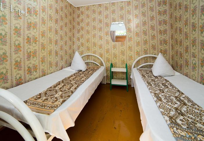 Двухместный без удобств. База отдыха Белый лебедь. Анапа