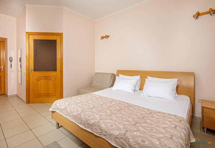 Комфорт плюс четырехместный с балконом