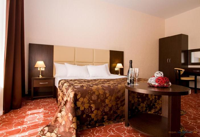 Люксдвухкомнатный двухместный (вид на море). Отель California (Калифорния), Геленджик