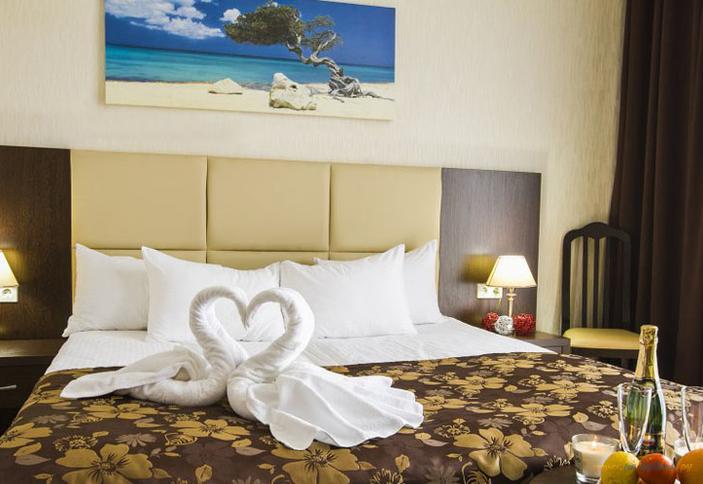 Стандарт с балконом и видом на горы. Отель California (Калифорния), Геленджик