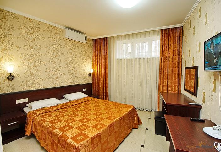 Стандарт двухместный без балкона, цоколь