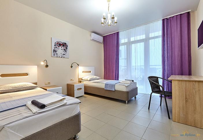 Семейный четырехместный двухкомнатный. Отель Золотой фазан, Темрюкский район, п. Кучугуры