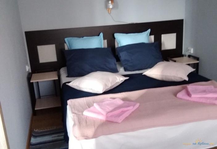 Двух-, пятиместный коттедж