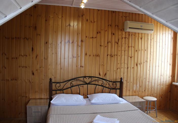 Трехместный