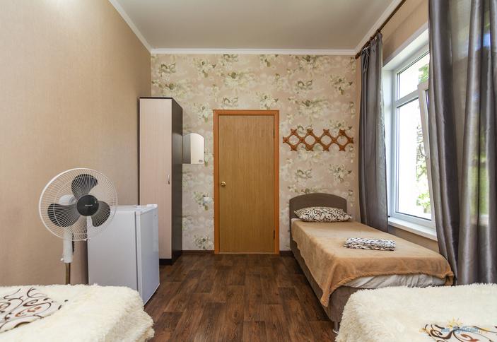 Бюджетный трехместный. База отдыха Пальмира. Сочи, Магри