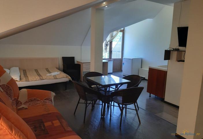 Четырехместный люкс