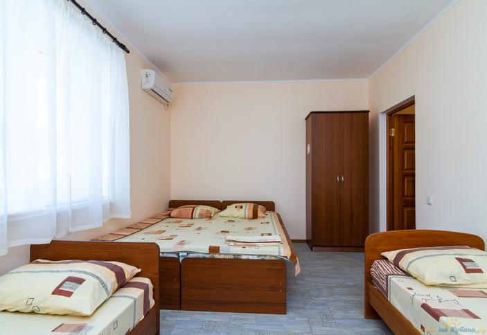 Четырехместный стандарт. Гостевой дом Солнечный берег, Анапа, Сукко