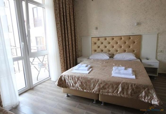 Полулюкс двухместный. Гостиница Акрополь. Геленджик, Кабардинка