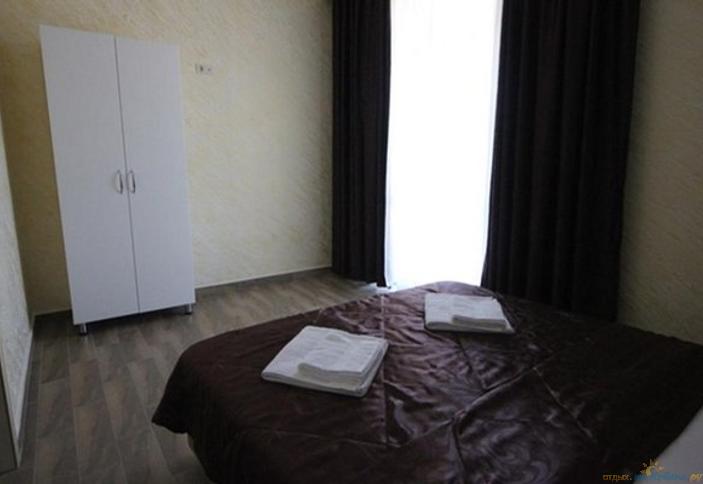 Полулюкс четырехместный. Гостиница Акрополь. Геленджик, Кабардинка