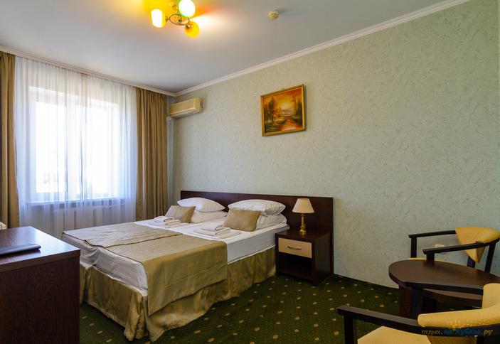 Семейный однокомнатный. Отель Шарм, г. Адлер