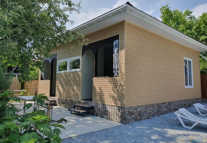 Домик трехкомнатный шестиместный