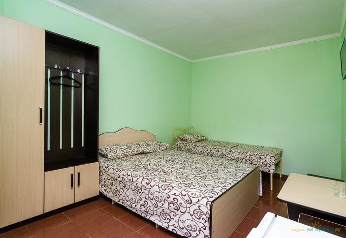 Стандарт трехместный с отдельным выходом на улицу. Отель Симба, Туапсе, Лермонтово