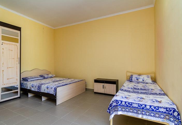 Стандарт пятиместный с отдельным выходом на улицу. Отель Симба, Туапсе, Лермонтово