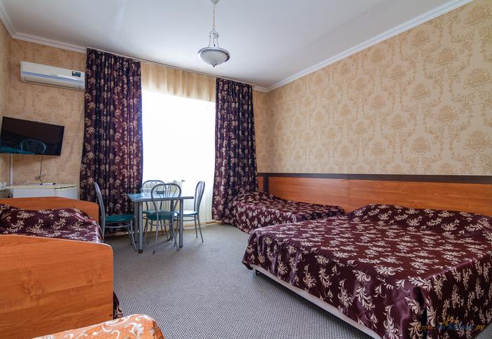 Четырех-, пятиместный стандарт. Мини-гостиница Парус, Туапсинский район, п. Новомихайловский