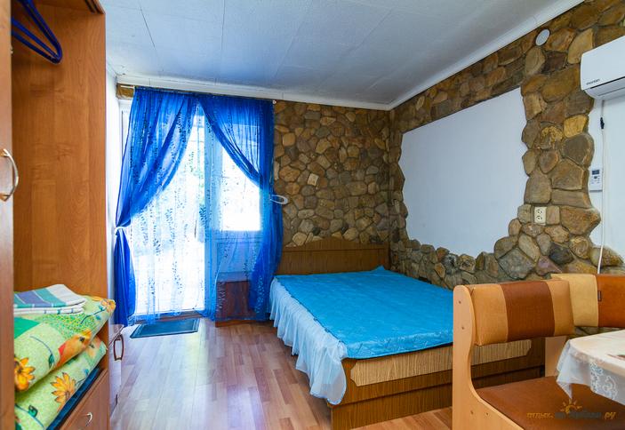 Двухместный с кухней, 1 этаж. Гостевой комплекс по ул. Черноморская 27, Туапсинский район, п. Ольгинка