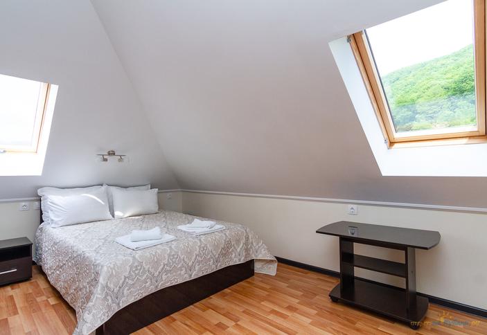 Трехместный с гардеробной, без балкона (№25). Гостевой дом Адмирал, Туапсе, Небуг