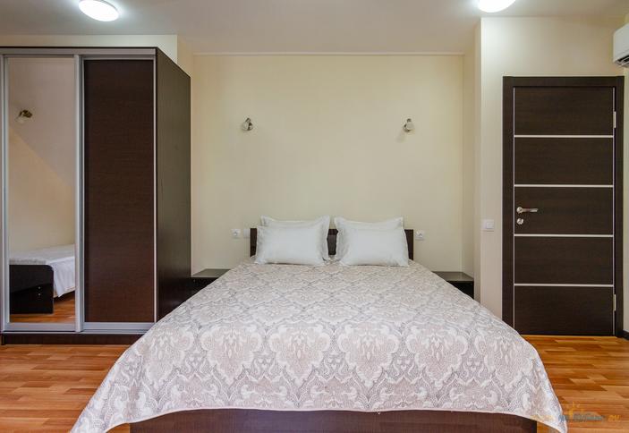 Трехместный с фронтоном (№26). Гостевой дом Адмирал, Туапсе, Небуг