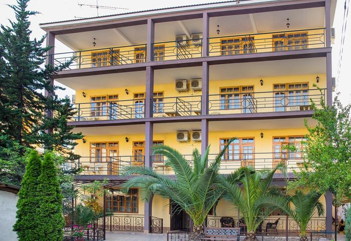 Частная гостиница Бриз-Адлер. Сочи, Адлер