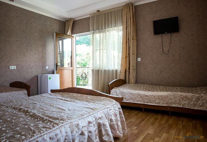 Стандарт трехместный. Частная гостиница Вишера, Сочи, Вардане