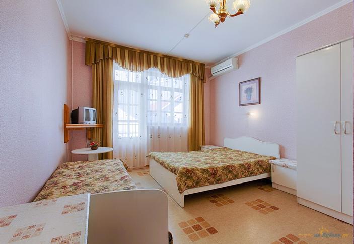 Стандарт четырехместный. Частная гостиница Бриз-Адлер. Сочи, Адлер