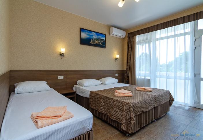 Стандарт трехместный. Гостевой дом Юлия. Сочи, Лоо