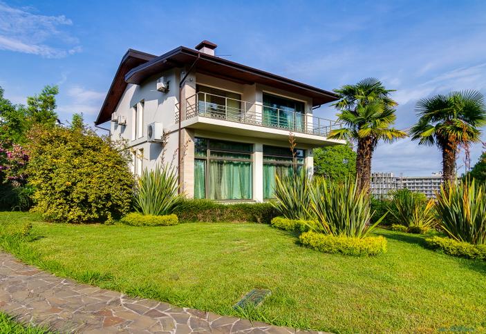 Коттедж трехкомнатный. Коттеджный комплекс Royal Hills. Сочи