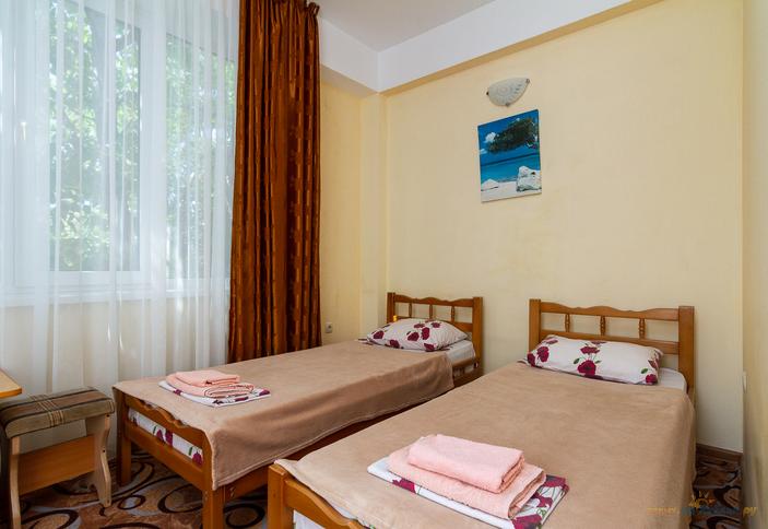 Трехместный стандарт. Гостевой дом Городок, п. Лазаревское