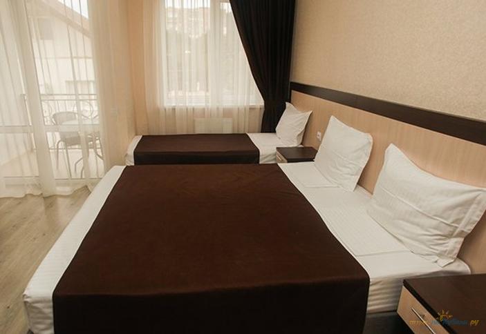 Стандарт трехместный. Гостевой дом Ангелина. Геленджик, Кабардинка