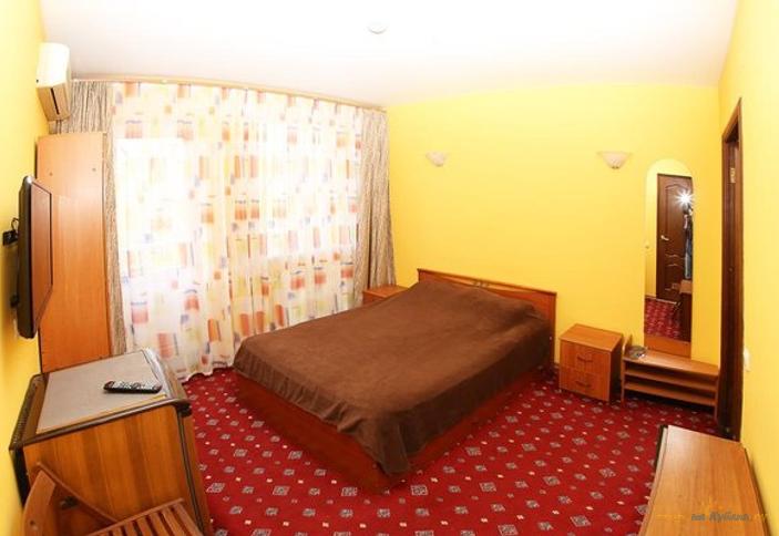 Двухместный с доп.местом, 1 категория. Мини-отель Изумрудный, г. Геленджик, п. Кабардинка